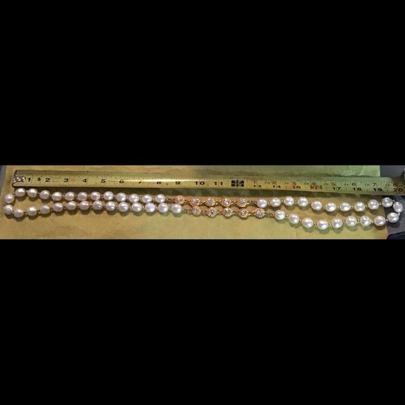 Lovely vintage gold tone clear rhinestone faux pearl necklace - Picture 6 of 6